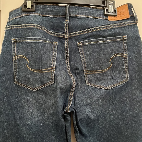 Levi Strauss Signature Maternity Jeans - Picture 6 of 8